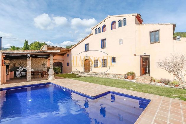 Foto 2 de Venta de casa rural en Torrelles de Foix de 9 habitaciones con terraza y piscina