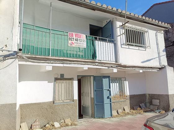 Foto 1 de Casa adossada en venda a Aldeanueva del Camino de 4 habitacions amb balcó