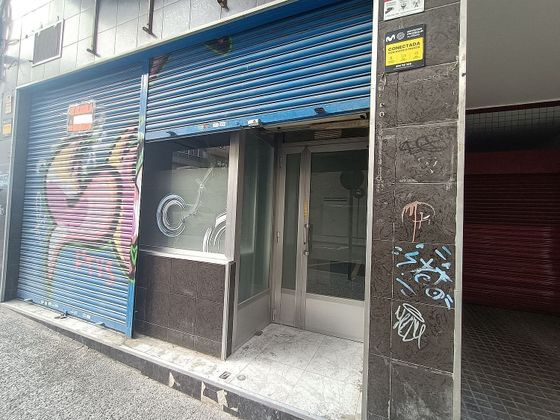 Foto 2 de Alquiler de local en calle De Pedro Lapuyade de 117 m²