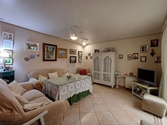 Foto 2 de Casa adossada en venda a calle Compas de San Agustin de 6 habitacions amb terrassa i piscina