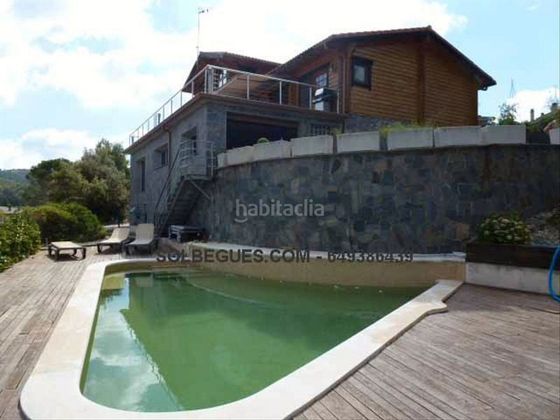 Foto 2 de Venta de chalet en Begues de 4 habitaciones con terraza y piscina