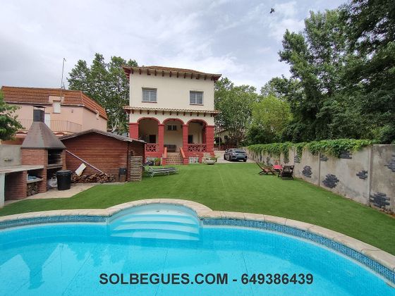 Foto 1 de Xalet en venda a Begues de 5 habitacions amb terrassa i piscina