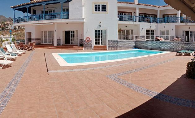 Foto 2 de Piso en venta en Chayofa - Las Camellas de 7 habitaciones con piscina y garaje