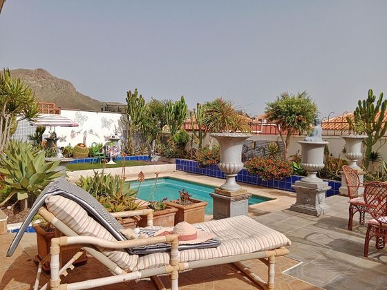 Foto 1 de Xalet en venda a Buzanda - Cabo Blanco - Valle San Lorenzo de 3 habitacions amb terrassa i piscina