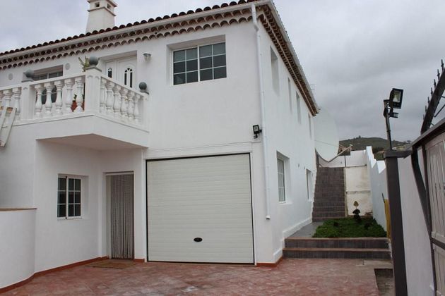 Foto 2 de Venta de casa en Charco del Pino de 7 habitaciones con terraza y piscina