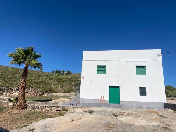 Foto 1 de Casa rural en venda a Granadilla de Abona ciudad de 4 habitacions i 105 m²