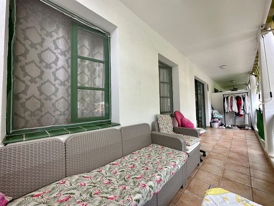 Foto 2 de Venta de piso en Adeje ciudad de 3 habitaciones con terraza