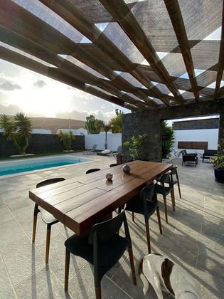 Foto 1 de Xalet en venda a Playa Blanca de 4 habitacions amb terrassa i piscina