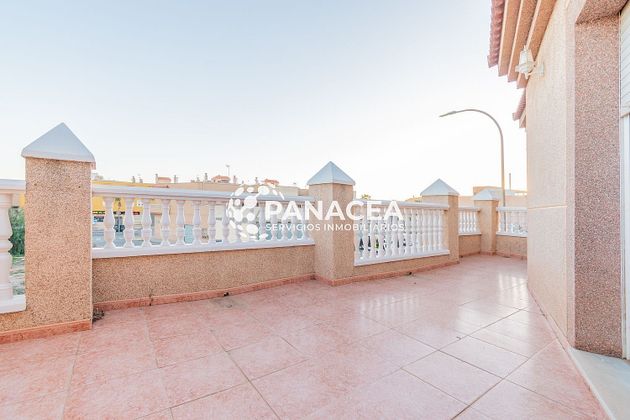 Foto 1 de Casa en venda a Mojonera (La) de 4 habitacions amb terrassa i balcó