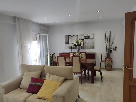 Foto 1 de Pis en lloguer a Centro - Castellón de la Plana de 3 habitacions amb mobles i balcó