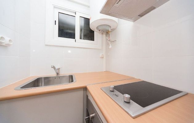 Foto 2 de Piso en venta en Centre - Hospitalet de Llobregat, L´ de 4 habitaciones con balcón y calefacción