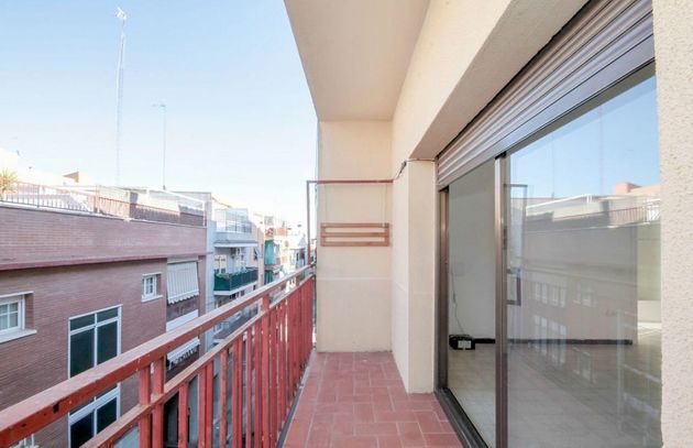 Foto 1 de Venta de piso en El Castell-Poble Vell de 3 habitaciones con terraza y balcón