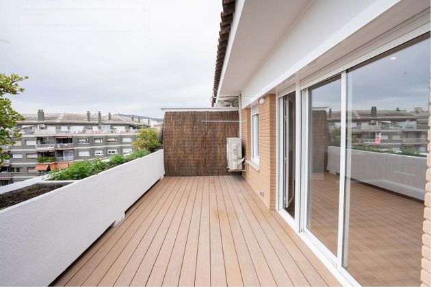 Foto 2 de Àtic en venda a La Sagrada Família de 3 habitacions amb terrassa i aire acondicionat