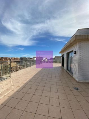 Foto 1 de Venta de dúplex en calle Les Roquetes de 4 habitaciones con terraza y piscina