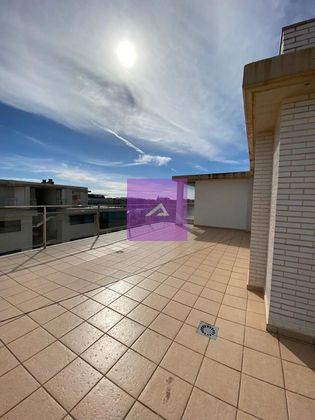 Foto 2 de Venta de dúplex en calle Les Roquetes de 4 habitaciones con terraza y piscina