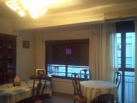 Foto 2 de Piso en venta en Ayuntamiento - Centro de 3 habitaciones con balcón y aire acondicionado