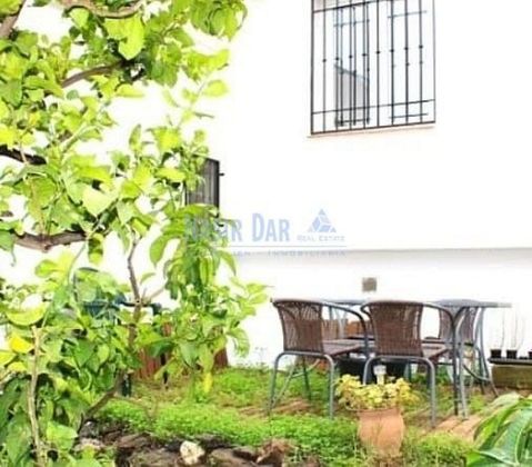 Foto 2 de Dúplex en venta en Centro - Nerja de 2 habitaciones con piscina y jardín