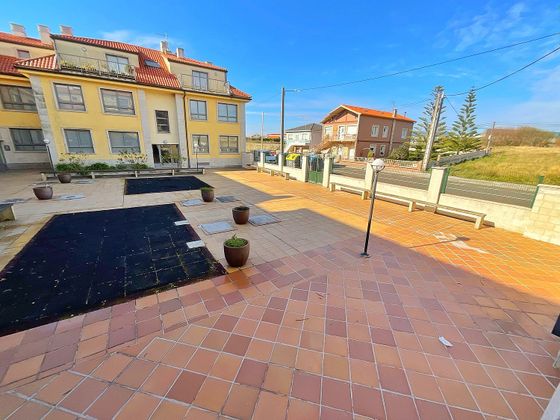 Foto 2 de Piso en venta en Ribeira de 2 habitaciones con terraza y garaje