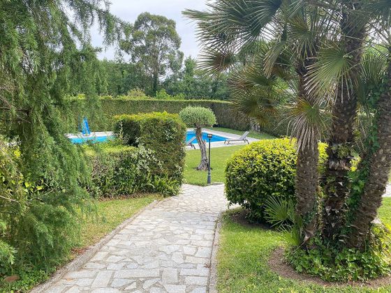 Foto 2 de Xalet en venda a calle Vilagarcia de Arousa de 5 habitacions amb terrassa i piscina