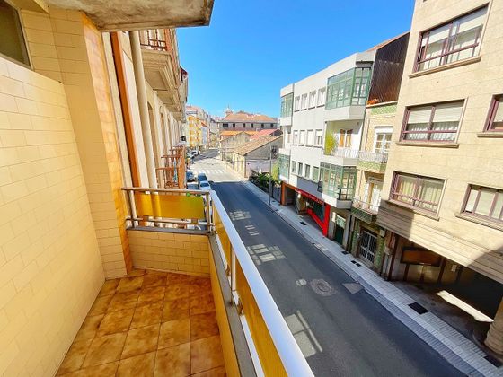 Foto 1 de Venta de piso en Vilagarcía de 3 habitaciones con balcón y calefacción