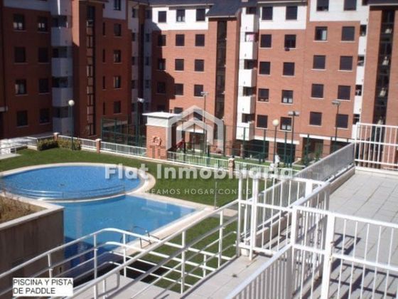 Foto 2 de Venta de piso en calle Clara Campoamor de 3 habitaciones con terraza y piscina