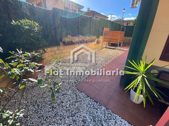 Foto 1 de Casa en venta en barrio Otañes de 3 habitaciones con terraza y piscina