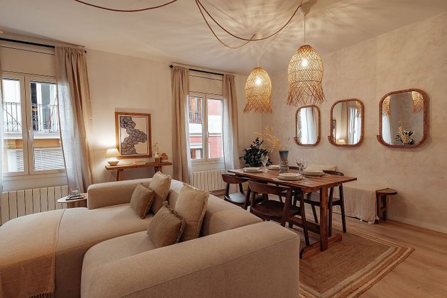 Foto 2 de Pis en lloguer a ronda De Sant Antoni de 1 habitació amb mobles i aire acondicionat
