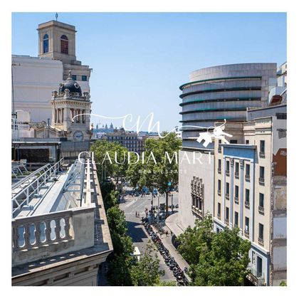 Foto 2 de Àtic en venda a calle De Fontanella de 2 habitacions amb balcó i aire acondicionat