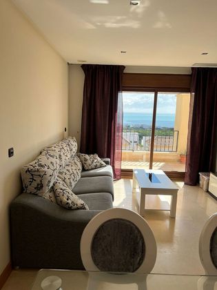 Foto 2 de Pis en lloguer a Guardamar Playa de 2 habitacions amb terrassa i piscina
