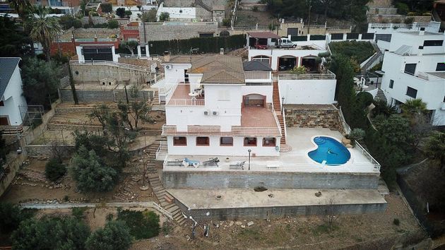 Foto 1 de Xalet en venda a Santa Susanna de 4 habitacions amb terrassa i piscina