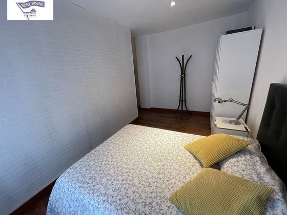 Foto 2 de Piso en venta en Santutxu de 2 habitaciones con terraza y calefacción