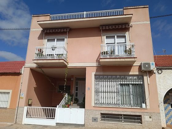 Foto 2 de Casa adossada en venda a Los Barreros de 4 habitacions amb terrassa i balcó