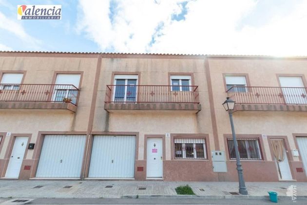 Foto 1 de Casa en venta en Villar del Arzobispo de 3 habitaciones con garaje y balcón