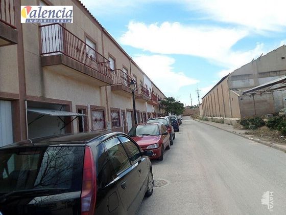 Foto 2 de Casa en venda a Villar del Arzobispo de 3 habitacions amb garatge i balcó