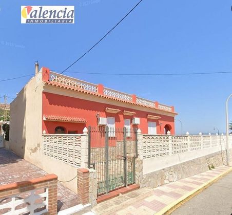 Foto 1 de Venta de casa en El Faro - El Dossel de 5 habitaciones con terraza y piscina