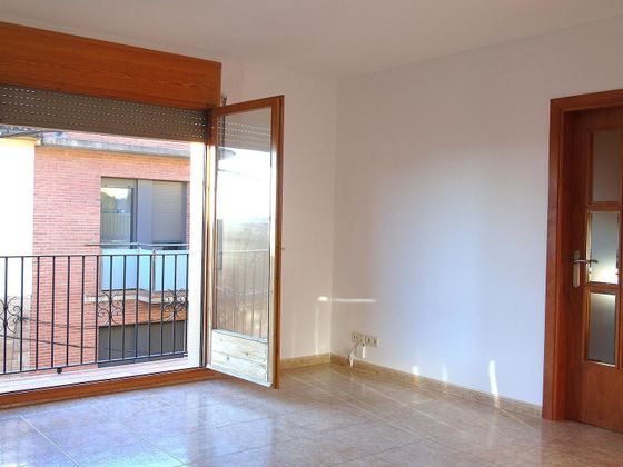 Foto 1 de Venta de piso en Santa Eulàlia de Riuprimer de 3 habitaciones con balcón y calefacción