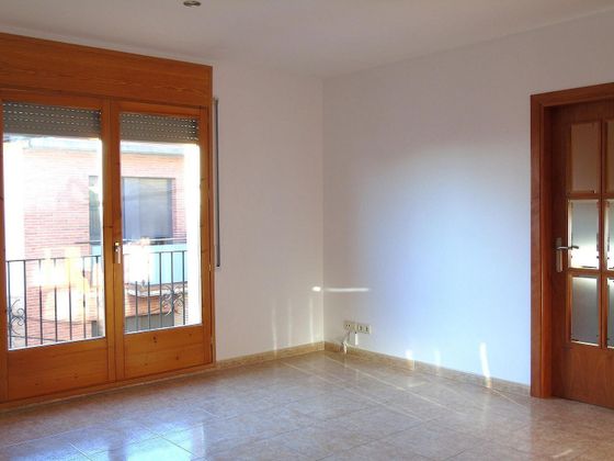 Foto 2 de Venta de piso en Santa Eulàlia de Riuprimer de 3 habitaciones con balcón y calefacción