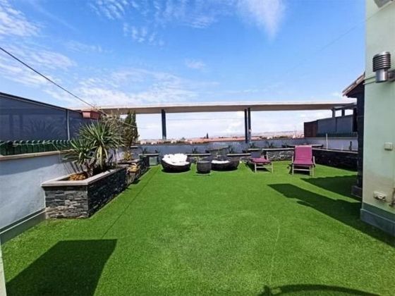 Foto 1 de Àtic en venda a Utebo de 3 habitacions amb terrassa i piscina