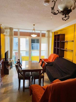 Foto 1 de Piso en alquiler en calle Pajaritos de 4 habitaciones con muebles y aire acondicionado