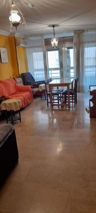 Foto 2 de Pis en lloguer a calle Pajaritos de 4 habitacions amb mobles i aire acondicionat