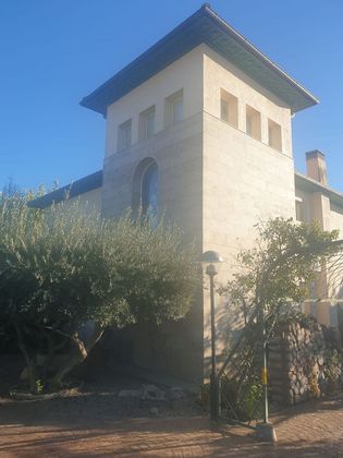 Foto 2 de Chalet en venta en San Mateo de Gállego de 4 habitaciones con terraza y piscina