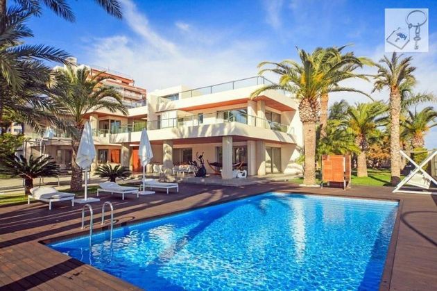 Foto 1 de Casa en venda a  El Acequión - Los Naúfragos de 7 habitacions amb terrassa i piscina