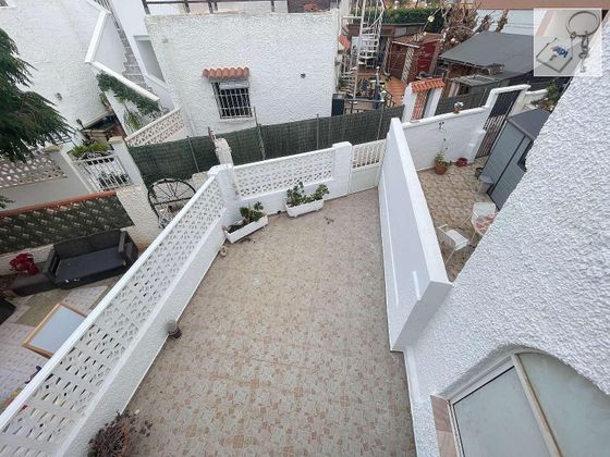 Foto 1 de Dúplex en venta en Nueva Torrevieja - Aguas Nuevas de 2 habitaciones con terraza y jardín
