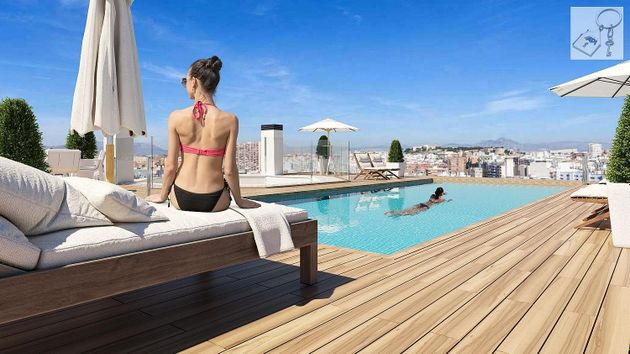 Foto 1 de Àtic en venda a Florida Baja de 2 habitacions amb piscina i garatge