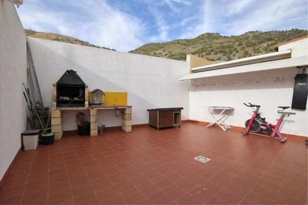Foto 1 de Xalet en venda a calle Andrés Segovia de 3 habitacions amb terrassa i aire acondicionat