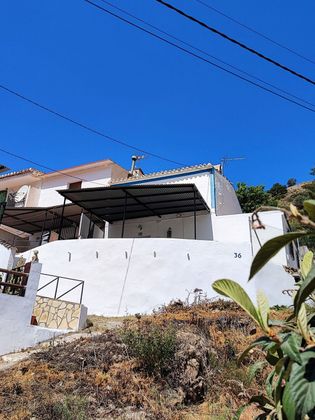 Foto 2 de Casa en venta en Canillas de Aceituno de 3 habitaciones con terraza y jardín