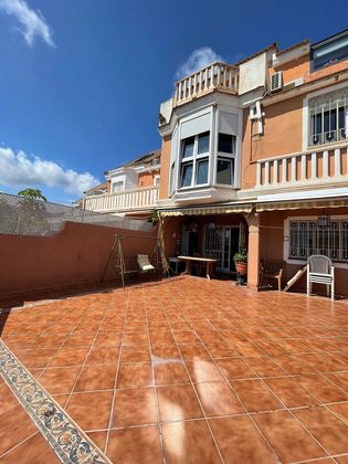 Foto 1 de Casa adossada en venda a Añoreta Golf - Paraíso del Sol de 4 habitacions amb terrassa i piscina