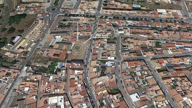 Foto 2 de Venta de terreno en Centro - Alcalá de Guadaira de 1416 m²