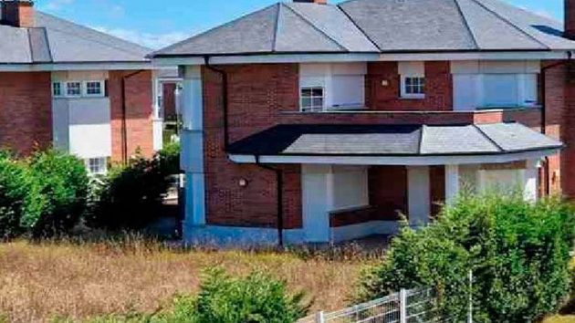 Foto 1 de Casa en venda a Corvera de Asturias de 3 habitacions amb terrassa i garatge