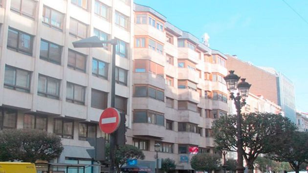 Foto 2 de Oficina en venda a Plaza España - Villa Pilar - Reyes Católicos - Vadillos amb aire acondicionat i calefacció